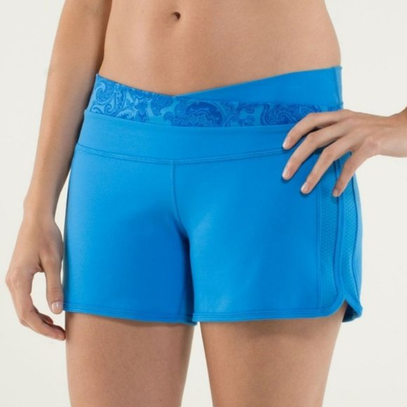 lululemon • NWT ~ Astro Short Paisley Cornflower || Size 10 - Picture 1 of 5